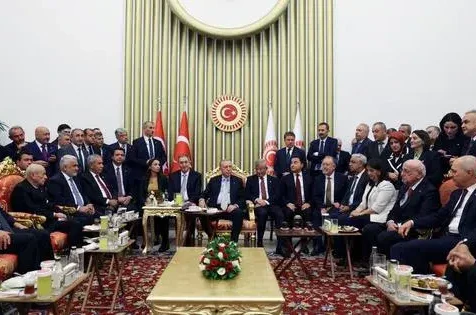Babacan'dan TBMM'de Erdoğan ile verilen fotoğrafa ilişkin açıklama