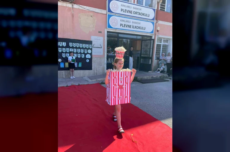 Babaeski’de öğrencilerden atıkları sanata dönüştüren defile