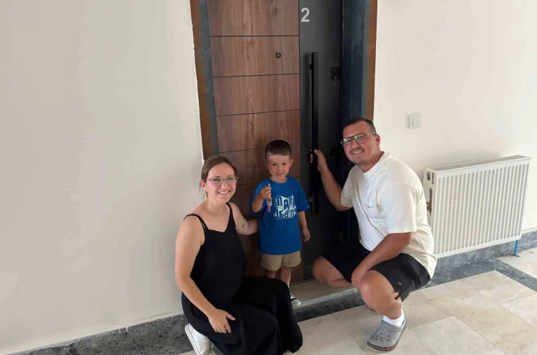 Babaeski’de TOKİ konutlarının anahtar teslim heyecanı yaşandı
