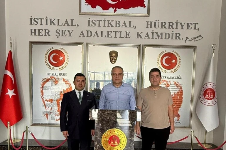 Bağcı, Anamur Adalet Sarayında incelemelerde bulundu