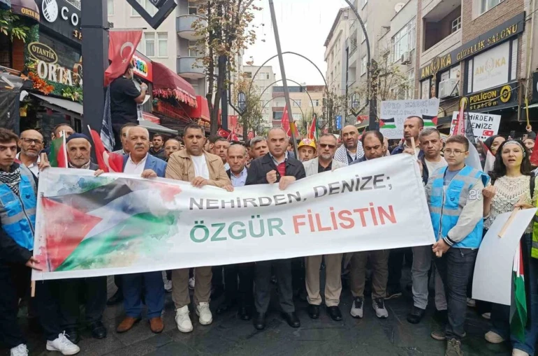 Bağcılar’da "Nehirden Denize Özgür Filistin" yürüyüşü 