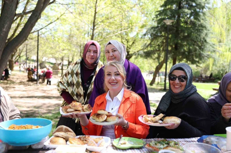 Baharın coşkusu ve Anneler Günü Ornaz Vadisi’nde bir araya geldi