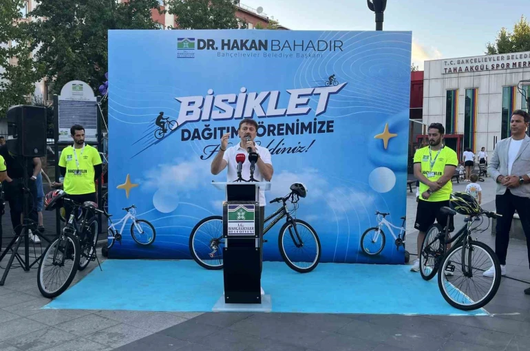 Bahçelievler’de 100 çocuğa bisiklet dağıtım töreni