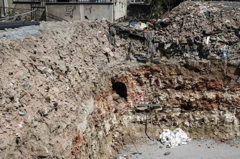 Bahçelievler’de inşaatın temelinde tarihi bulgular çıktı