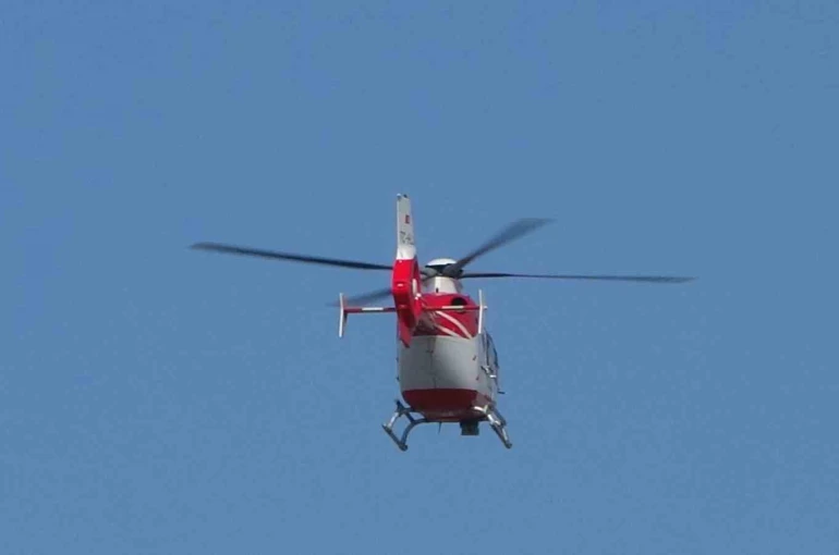 Bahçesaray’da 40 yaşındaki hasta ambulans helikopter ile Van’a getirildi