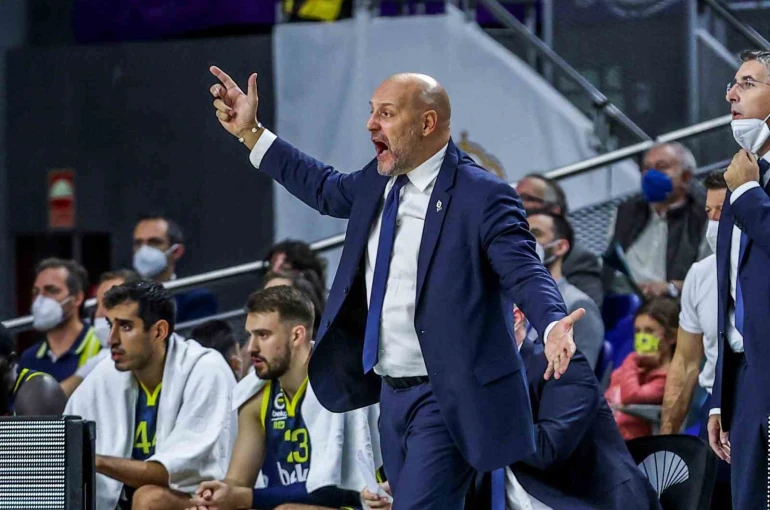 Bahçeşehir Koleji, başantrenör Aleksandar Djordjevic ile anlaştı
