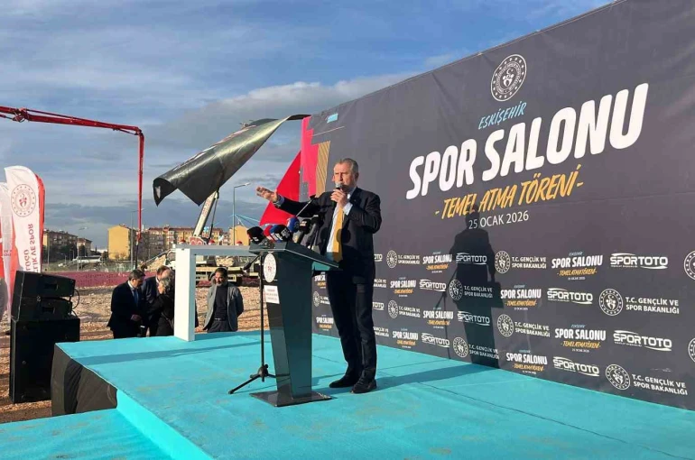 Bakan Bak: "12 milyon vatandaşımıza yüzme öğrettik" 