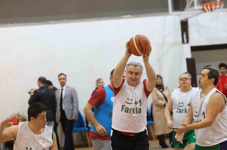 Bakan Bak: "Özel sporcular bizim için çok kıymetli"