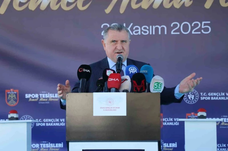 Bakan Bak: "Türkiye, spor devrimi yaşıyor"