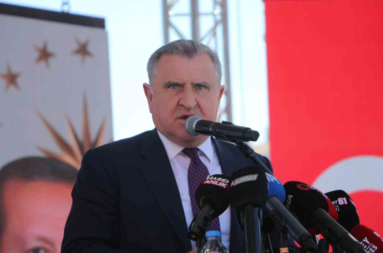Bakan Bak: "Yüzme Bilmeyen Kalmasın projesi çerçevesinde bu zamana kadar yaklaşık 12 milyon insanımıza yüzme öğrettik"