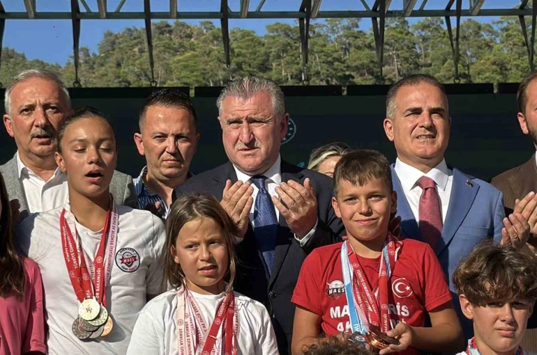 Bakan Bak’tan Marmaris’e olimpik havuz müjdesi