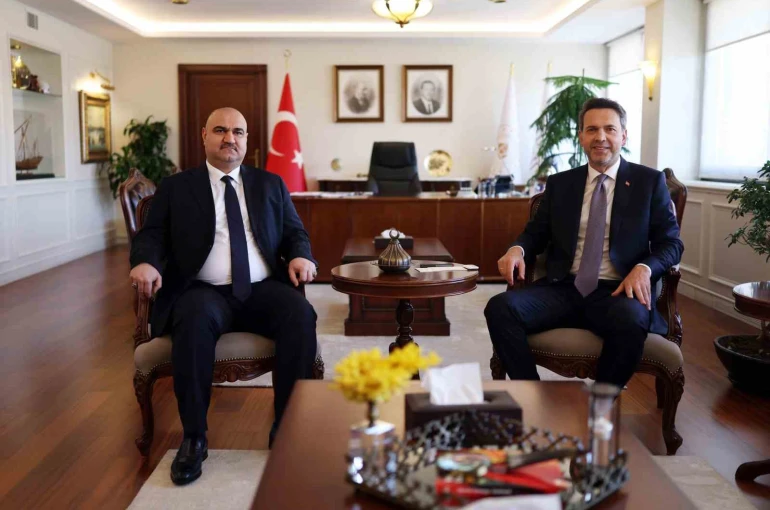 Bakan Bayraktar, Kerkük Valisi Ağa’yı ağırladı