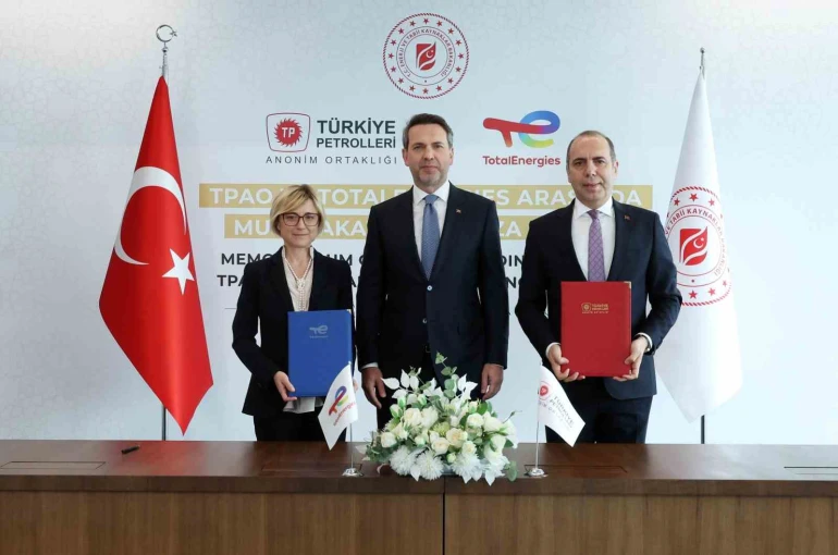 Bakan Bayraktar: "Ülkemizin enerjideki tam bağımsızlık yürüyüşüne güç katmaya devam edeceğiz"