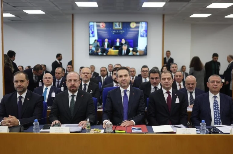 Bakan Bayraktar: "Yaklaşık 97 bin maden ruhsatın iptalini sağladık"