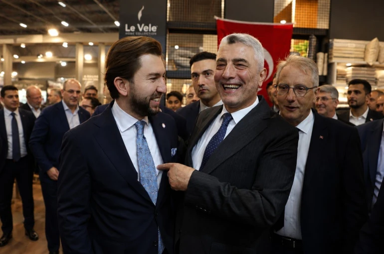 Bakan Bolat, Hometex 2026’nın gözdesi DENİB standını ziyaret etti