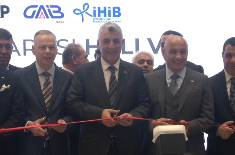 Bakan Bolat: "Türkiye artık 400 milyar dolar ihracatı olan ülkeler ligine yükseldi"