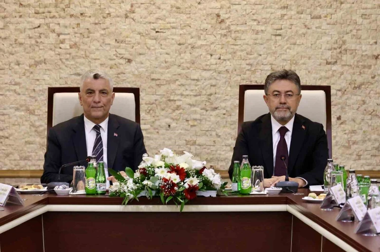 Bakan Bolat ve Bakan Yumaklı, hububat sektörünü değerlendirdi