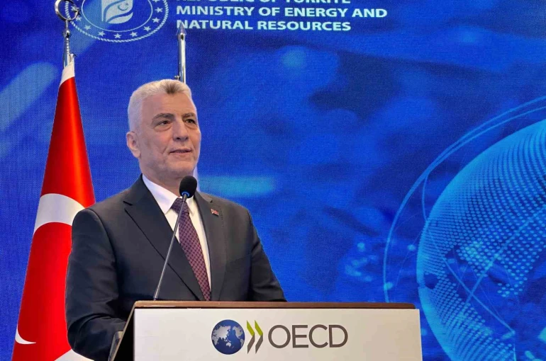 Bakan Bolat’tan kritik minerallere erişim için küresel iş birliği çağrısı