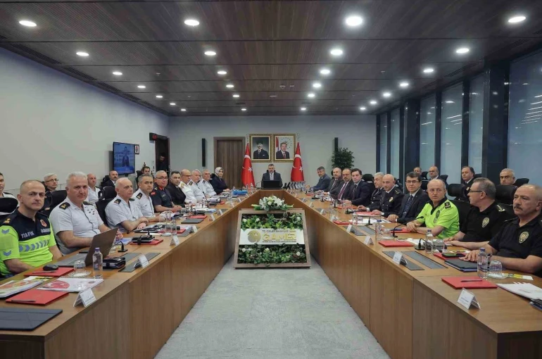 Bakan Çiftçi: "Bu zirve, Türkiye’nin diplomatik ağırlığını, kurumsal kapasitesini, güvenlik tecrübesini ve ev sahipliğini bütün dünyaya göstereceği son derece önemli bir buluşmadır"