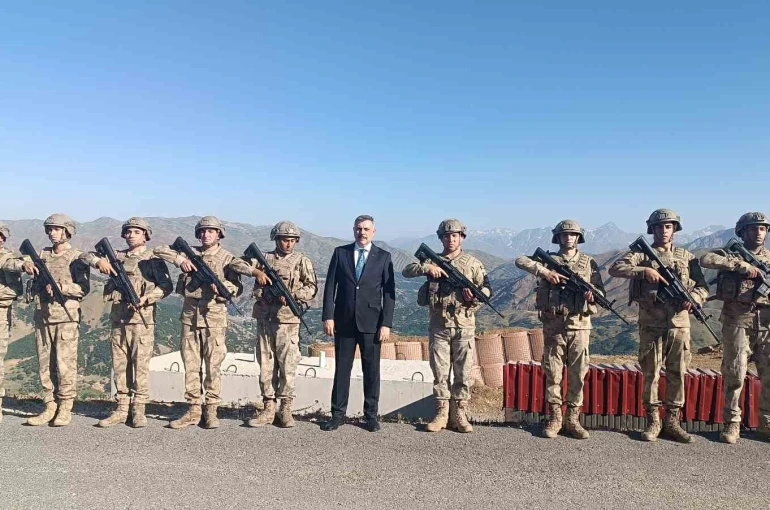 Bakan Çiftçi sınırın sıfır noktasında: "’Terörsüz Türkiye’ projesi hayata geçmiştir ve kararlılıkla devam ederek başarıya ulaşacaktır"