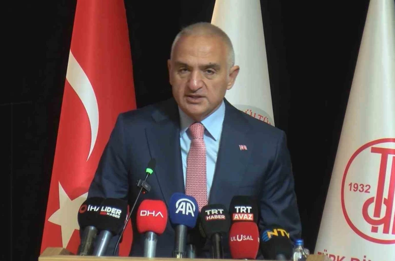 Bakan Ersoy: "Dil bir milletin sadece iletişim aracı değil hafızası, vicdanı ve yüreğidir"