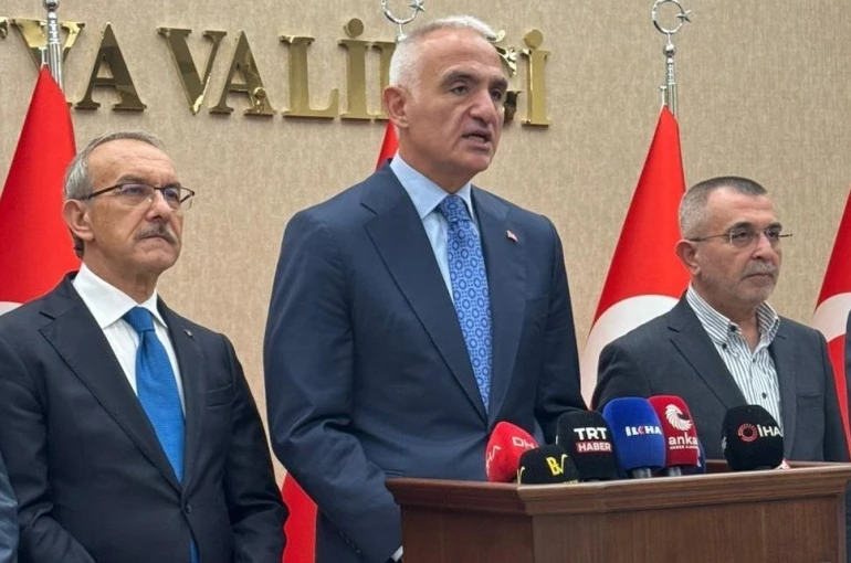 Bakan Ersoy: "Dünya tarihinin en muazzam inşa ve ihya hareketini hayata geçirdik"