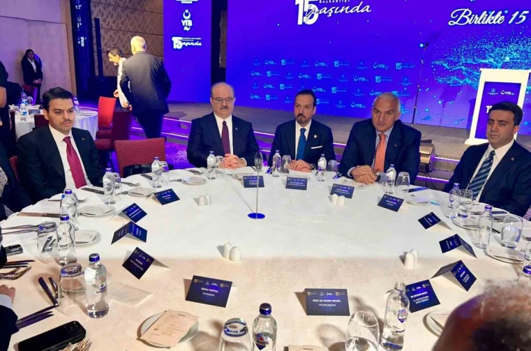 Bakan Ersoy: "Dünyanın dört bir yanına yayılmış 7 milyon Türk diasporası var"