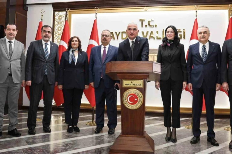 Bakan Ersoy’un ikinci durağı Aydın Valiliği oldu