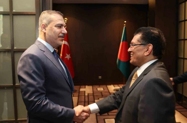 Bakan Fidan, Bangladeşli mevkidaşı Rahman ile görüştü