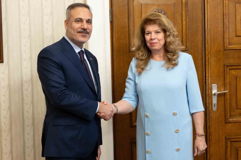 Bakan Fidan, Bulgaristan Cumhurbaşkanı Yotova ile görüştü
