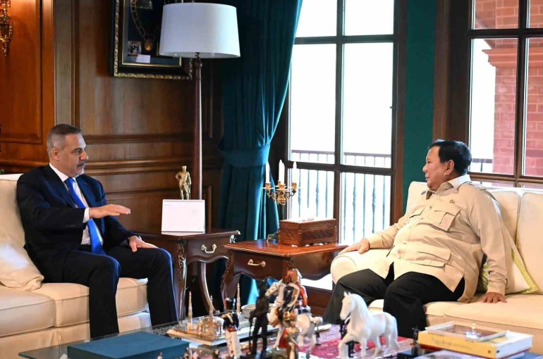 Bakan Fidan, Endonezya Cumhurbaşkanı Subianto ile görüştü