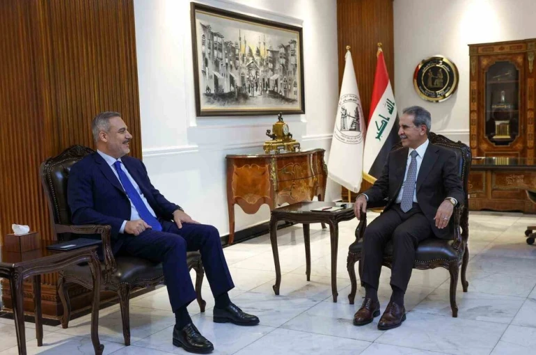 Bakan Fidan, Irak Yüksek Yargı Konseyi Başkanı Zeydan ile bir araya geldi