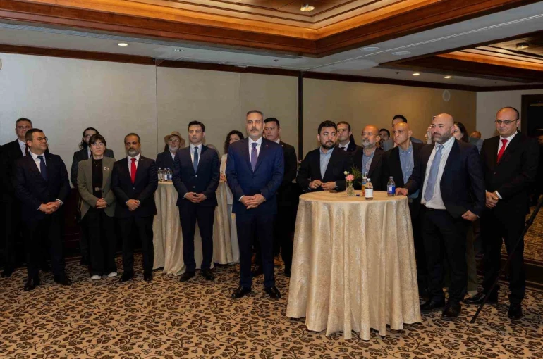 Bakan Fidan, Kanada’da Türk iş adamlarıyla bir araya geldi