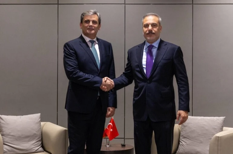 Bakan Fidan, Karadağlı mevkidaşı ile bir araya geldi