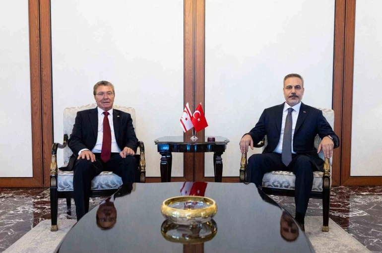 Bakan Fidan, KKTC Başbakanı Ünal Üstel ile görüştü
