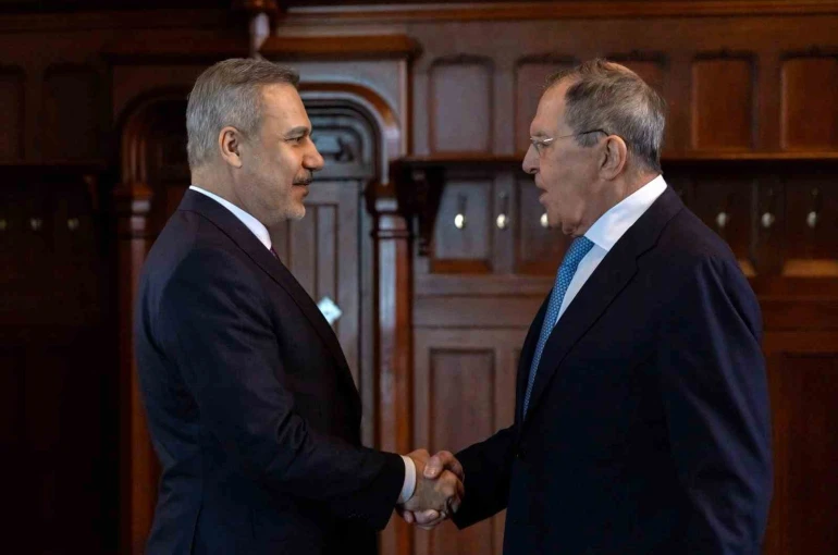 Bakan Fidan, Lavrov ile baş başa görüştü