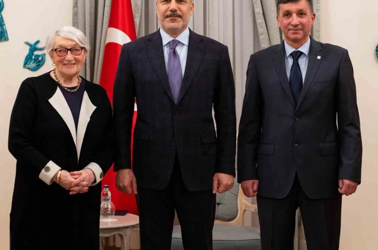 Bakan Fidan, Litvanya’daki Tatar ve Karaim toplumları temsilcileriyle bir araya geldi