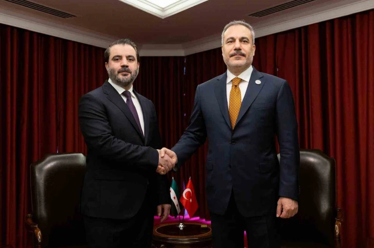 Bakan Fidan, Suriye Dışişleri Bakanı Şeybani ile bir araya geldi
