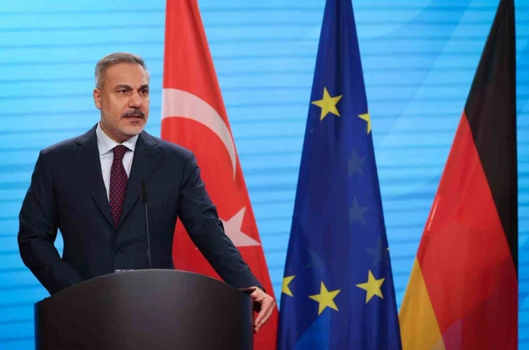 Bakan Fidan: "Türkiye, Rusya Ukrayna arasındaki müzakerelere ev sahipliğine yapmaya hazır"