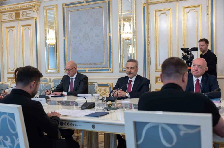 Bakan Fidan, Ukrayna Devlet Başkanı Zelenskiy ile bir araya geldi