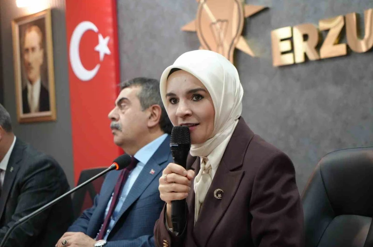 Bakan Göktaş: "Biz hiçbir zaman elimizi sahadan çekmedik, deprem turisti gibi oralara gitmiyoruz her zaman oradayız"