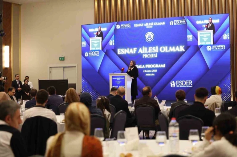 Bakan Göktaş "Esnaf Ailesi Olmak" projesinin galasına katıldı