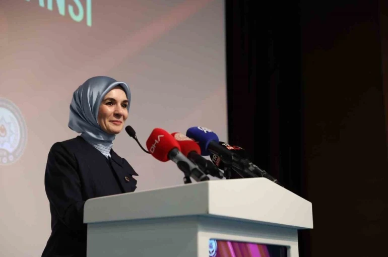 Bakan Göktaş: "Göçü; insanın, ailenin ve toplumun ruhunu etkileyen önemli bir süreç olarak görüyoruz"