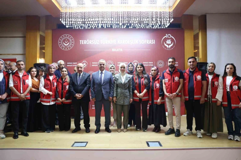 Bakan Göktaş: "Terörsüz Türkiye torunlarınız daha huzurlu bir Türkiye’de büyüsün diye ve güçlü Türkiye’nin teminatı olması için var" 