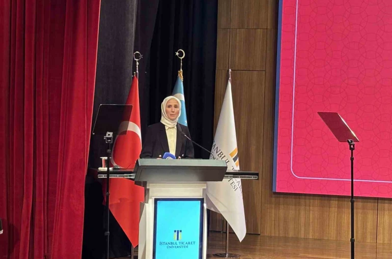 Bakan Göktaş: "Türkiye’de nüfusun kendini yenileme eşiğinin altına inmesi artık yapısal bir mesele olduğunu gösteriyor"