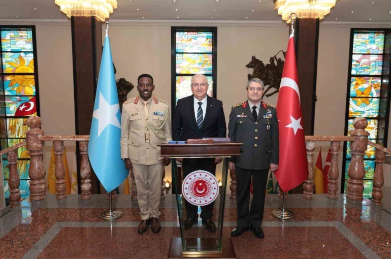 Bakan Güler, Somali Genelkurmay Başkanı Mohamud ile görüştü