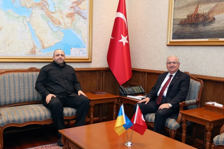 Bakan Güler, Ukrayna Milli Güvenlik ve Savunma Konseyi Sekreteri Umerov ile bir araya geldi
