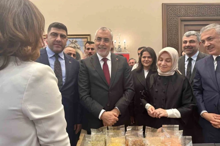 Bakan Işıkhan: "1 milyon 634 bin 56 kadın işe yerleştirildi"