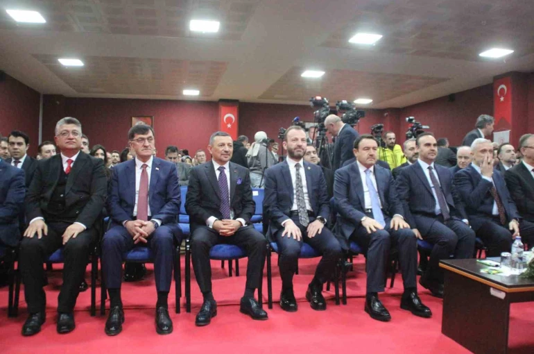 Bakan Kacır: "Kütahya, Türkiye’nin kalkınma yolculuğunda özel bir yere sahip"