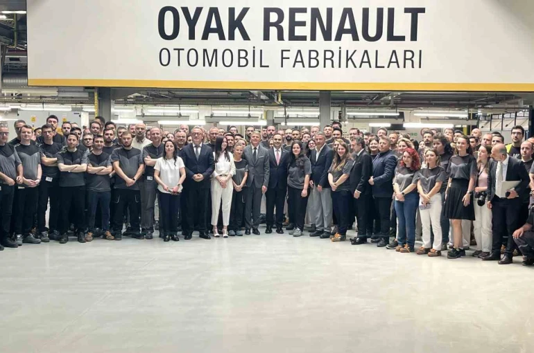 Bakan Kacır: "Türkiye’ye yatırım yapan kazanıyor"